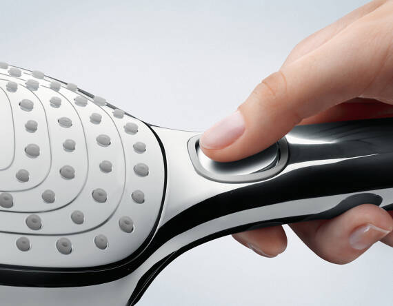 raindance-select-hand-shower_finger-on-button_closeup_4x3